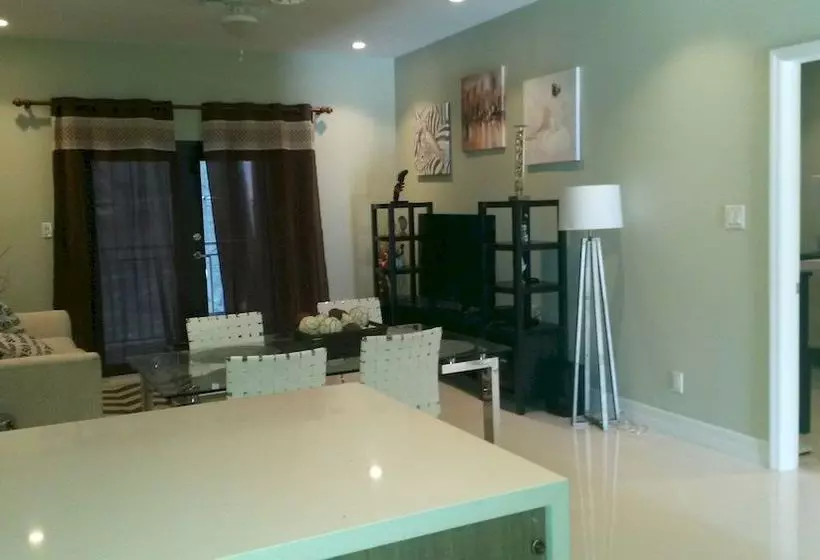 هتل Realty Shores Bahamas