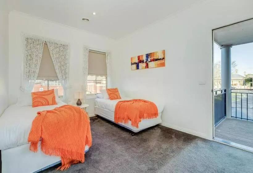 Hotelli Seymours On Lydiard