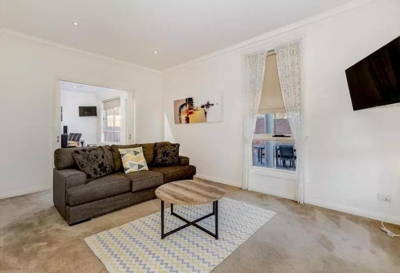 Hotelli Seymours On Lydiard