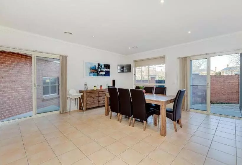 Hotelli Seymours On Lydiard