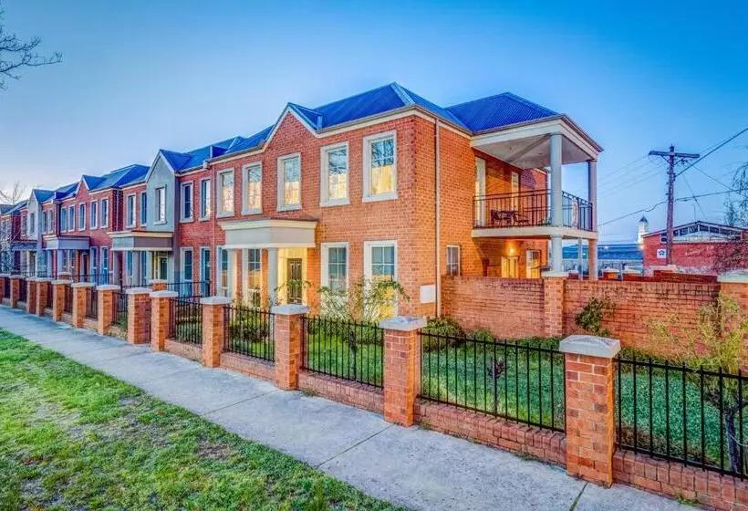 Hotelli Seymours On Lydiard