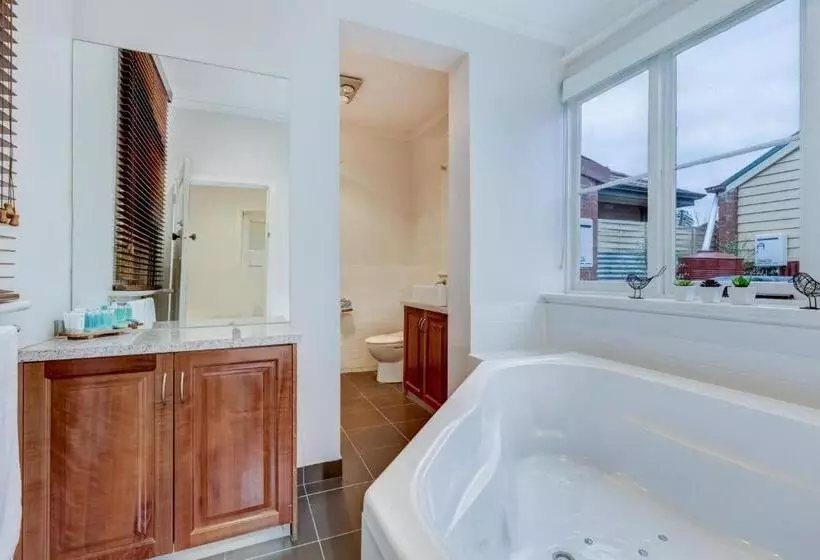 Hotelli Seymours On Lydiard