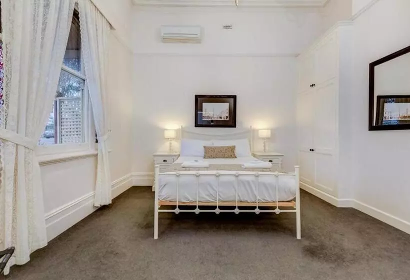 Hotelli Seymours On Lydiard