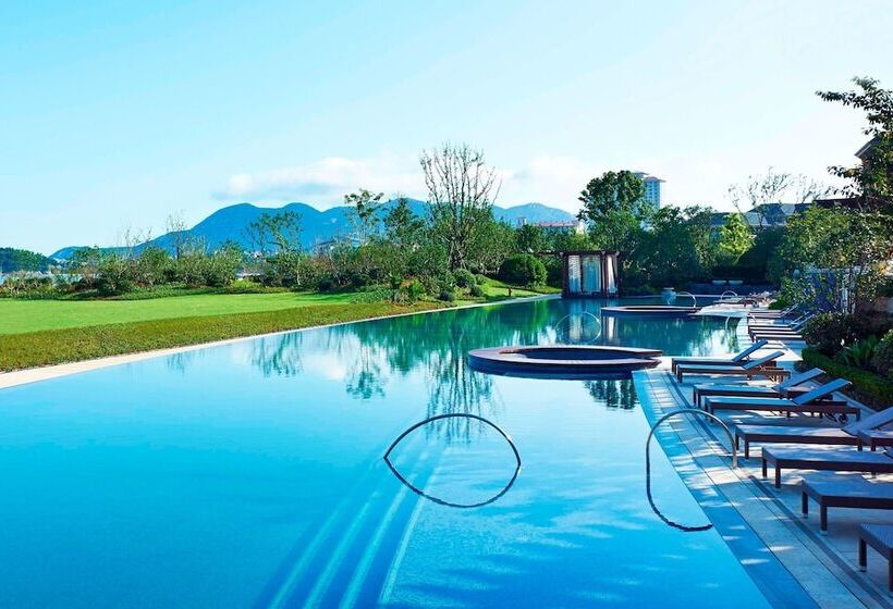 בית מלון כפרי The Westin Zhujiajian Resort, Zhoushan
