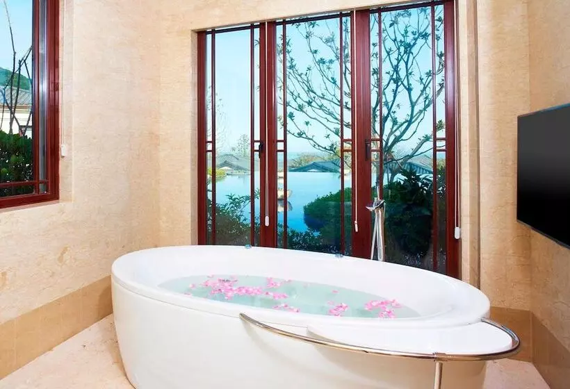 ホテル The Westin Zhujiajian Resort, Zhoushan