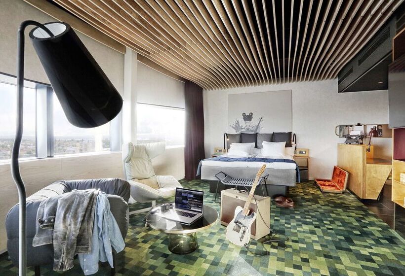 هتل U&me; Bw Signature Collection