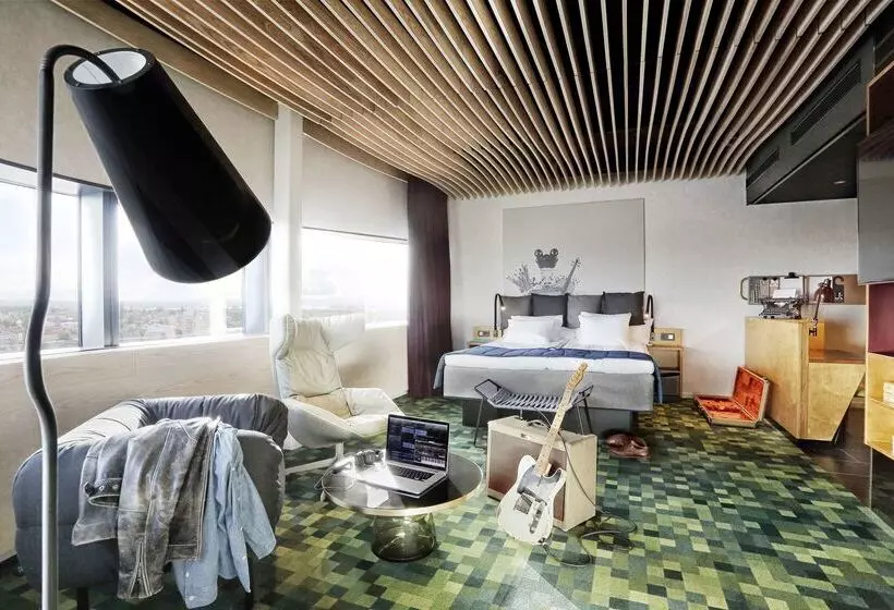 Hotel U&me; Bw Signature Collection