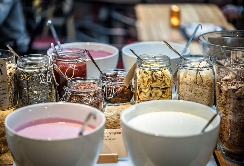 Hotel U&me; Bw Signature Collection