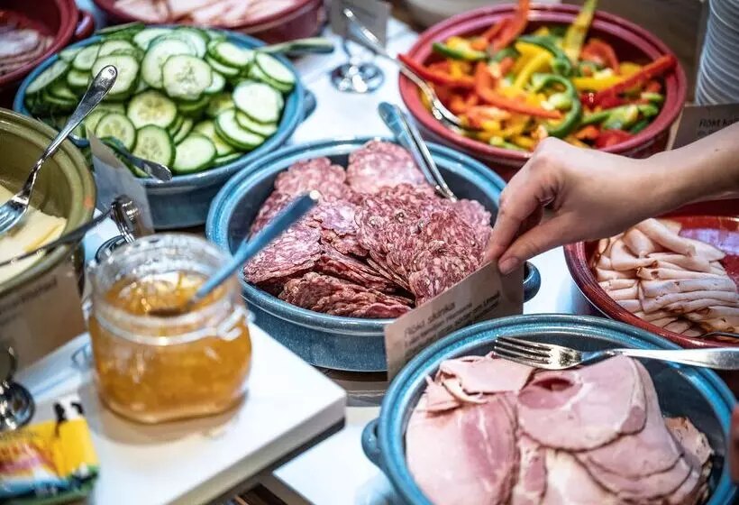 Hotel U&me; Bw Signature Collection