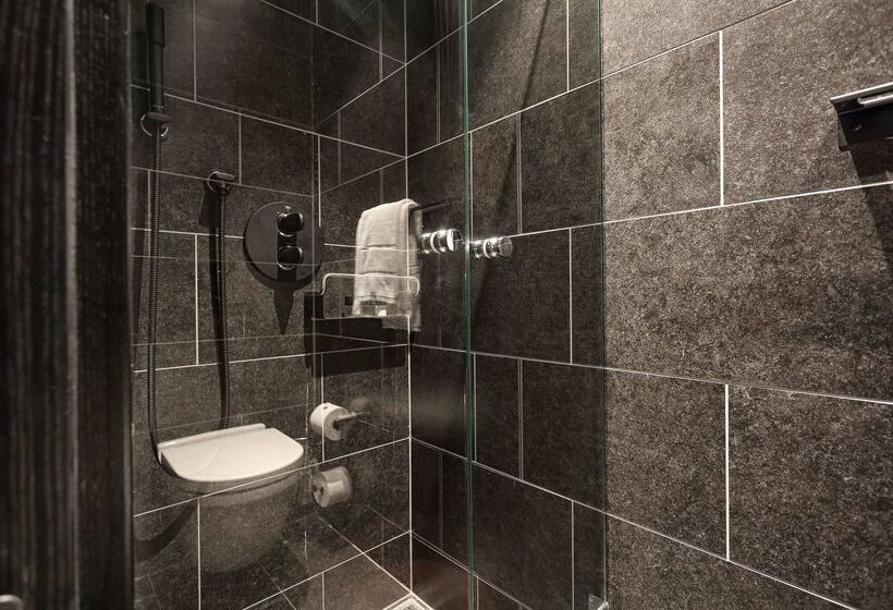 هتل U&me; Bw Signature Collection