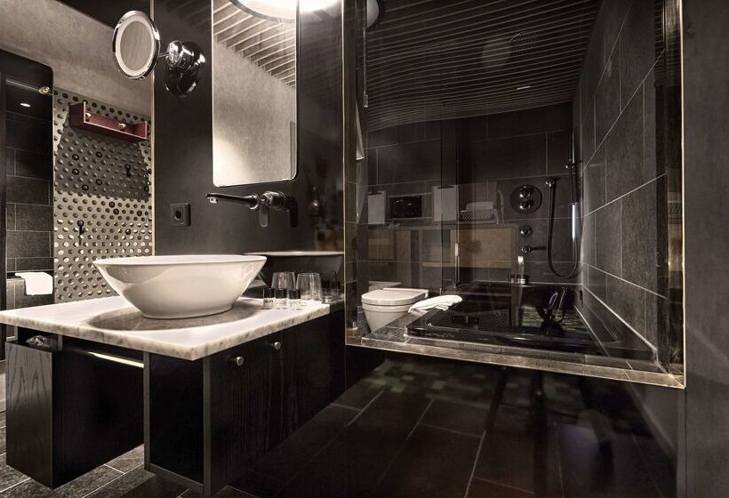 هتل U&me; Bw Signature Collection