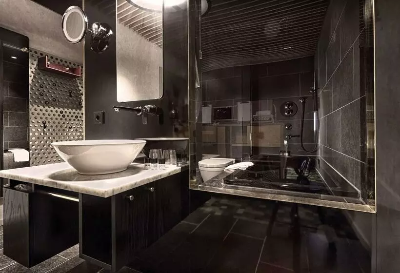 Hotel U&me; Bw Signature Collection