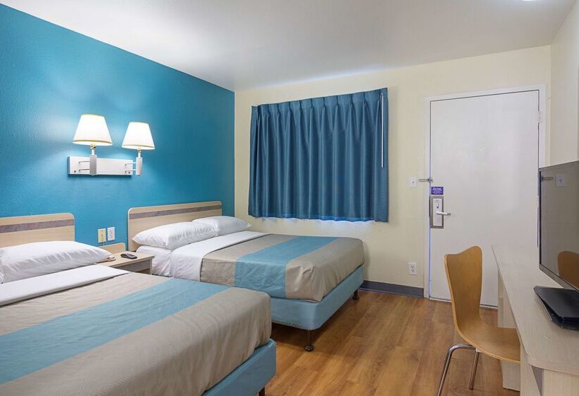 Motel 6 Fredericksburg, Va North