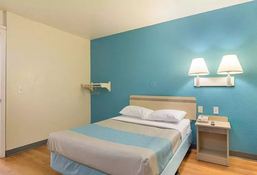 Motel 6 Fredericksburg, Va North