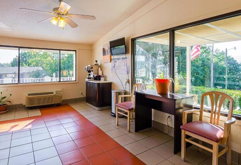 汽车旅馆  Rodeway Inn