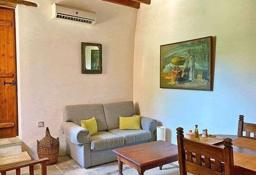 Porfyrios Country House