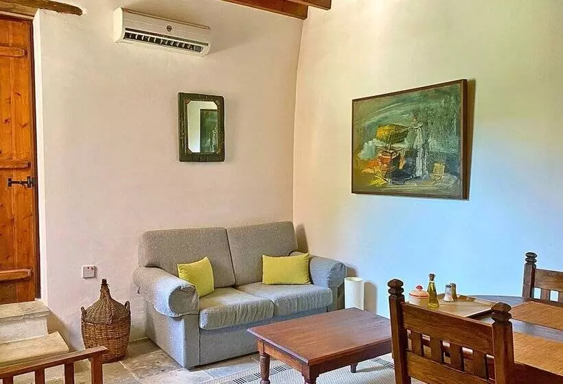 Porfyrios Country House