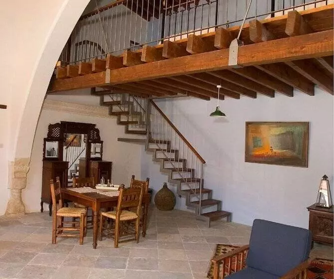 Porfyrios Country House