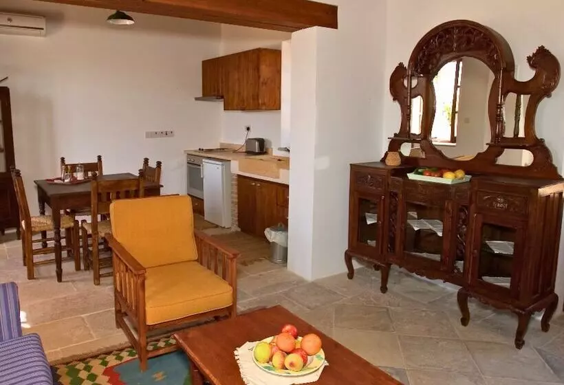 Porfyrios Country House