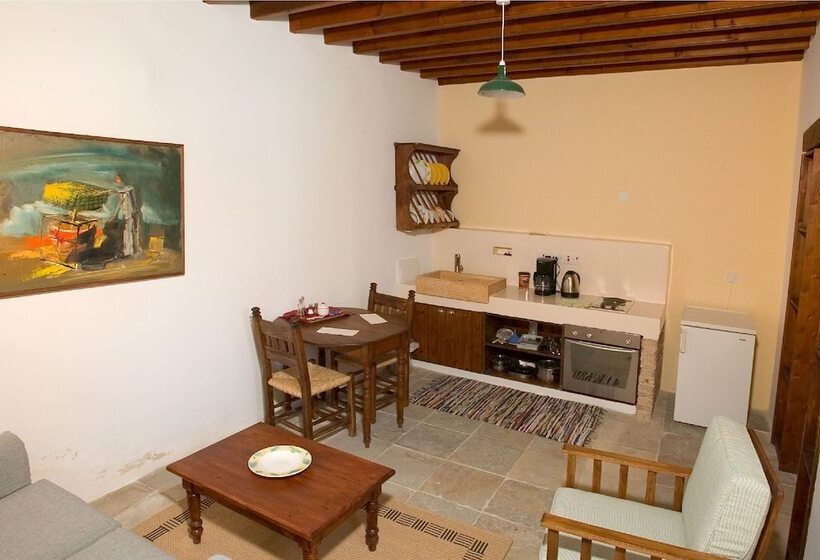 Porfyrios Country House