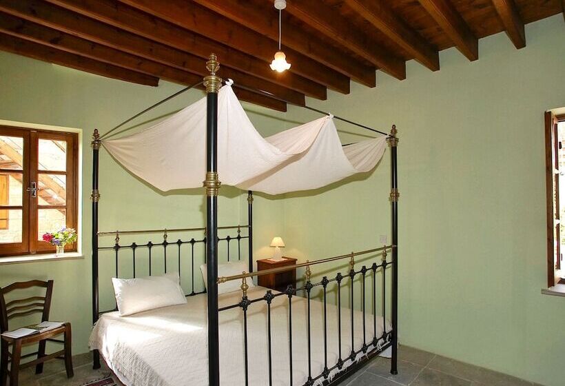 Porfyrios Country House