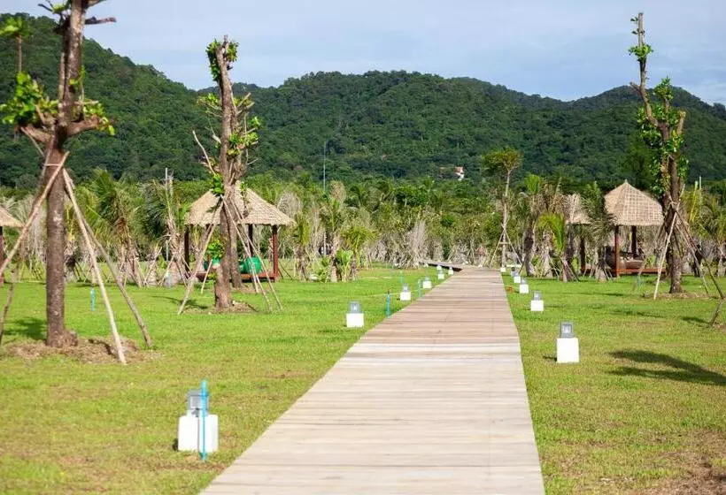 Samanea Beach Resort & Spa