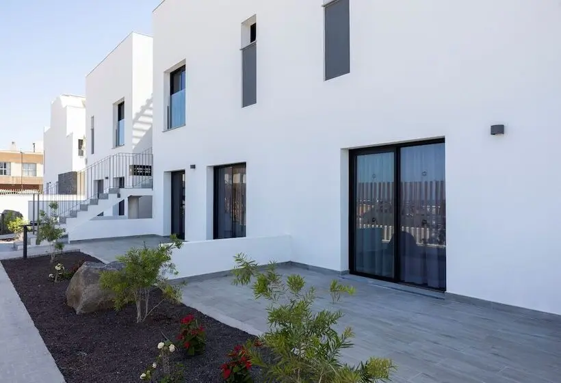 Esmeralda Cotillo Homes By LIVVO