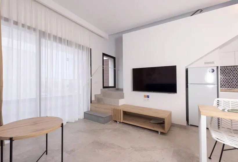 Esmeralda Cotillo Homes By LIVVO