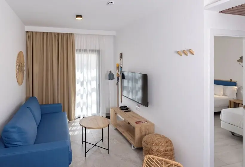 Esmeralda Cotillo Homes By LIVVO