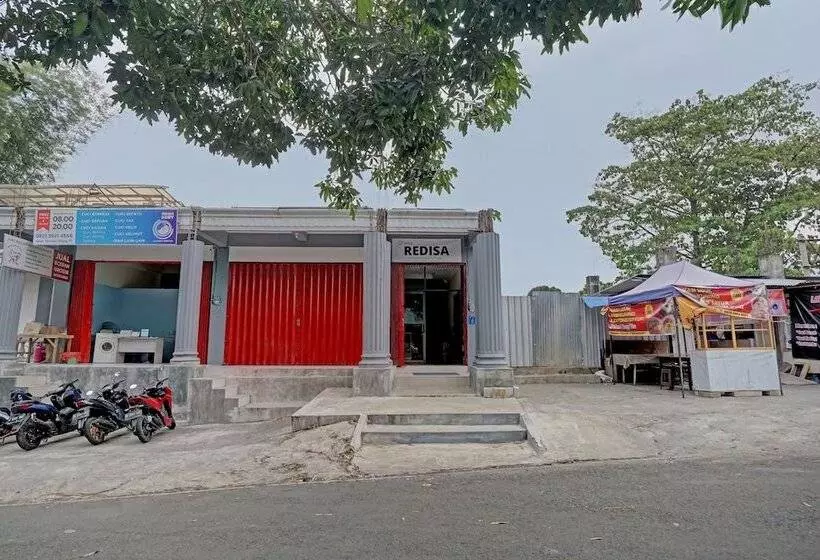 هتل Grand Redisa By Oyo Rooms