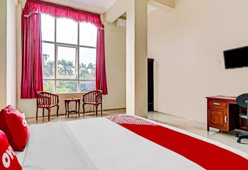 هتل Grand Redisa By Oyo Rooms