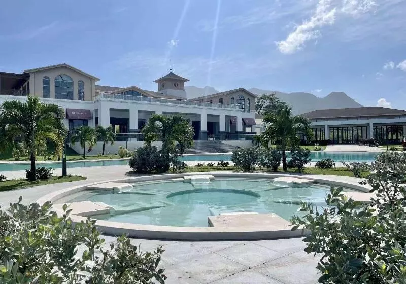 هتل Ramada By Wyndham St Kitts Resort