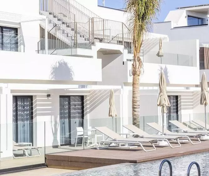 Esmeralda Cotillo Homes By LIVVO