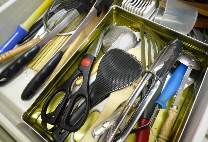 הוסטל Jhoppers Hiroshima Guesthouse