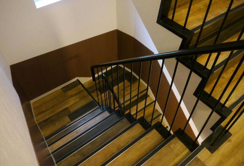 הוסטל Jhoppers Hiroshima Guesthouse