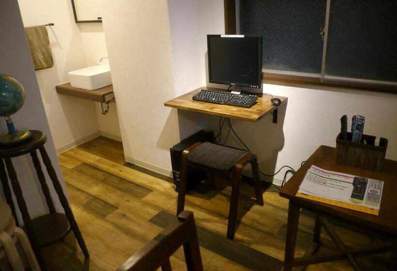 הוסטל Jhoppers Hiroshima Guesthouse