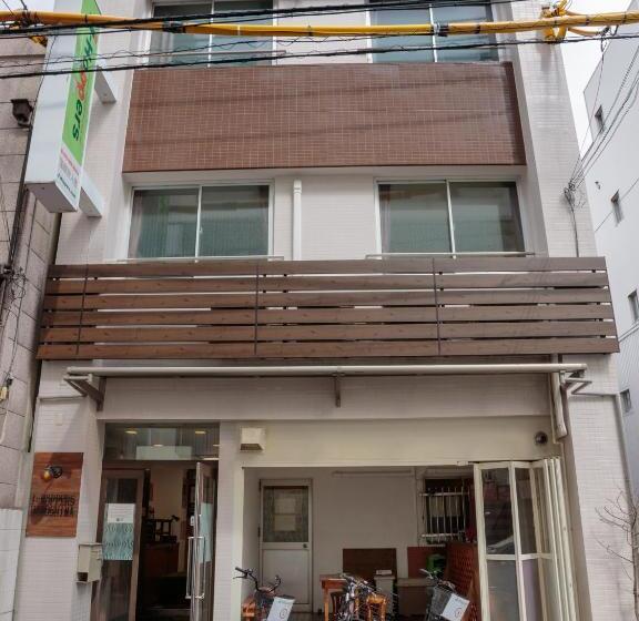 הוסטל Jhoppers Hiroshima Guesthouse