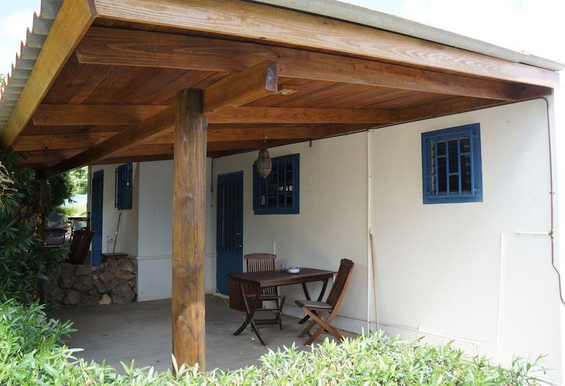 هتل Caribbean Chillout Apartments