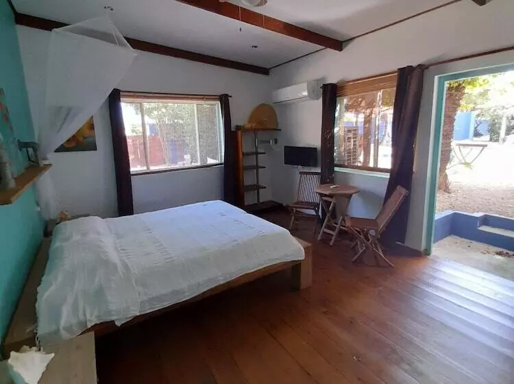 هتل Caribbean Chillout Apartments