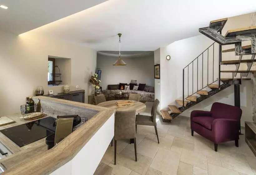 Отель Château Et Golf De Taulane