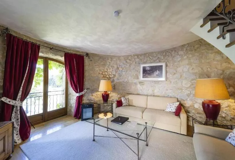 Отель Château Et Golf De Taulane