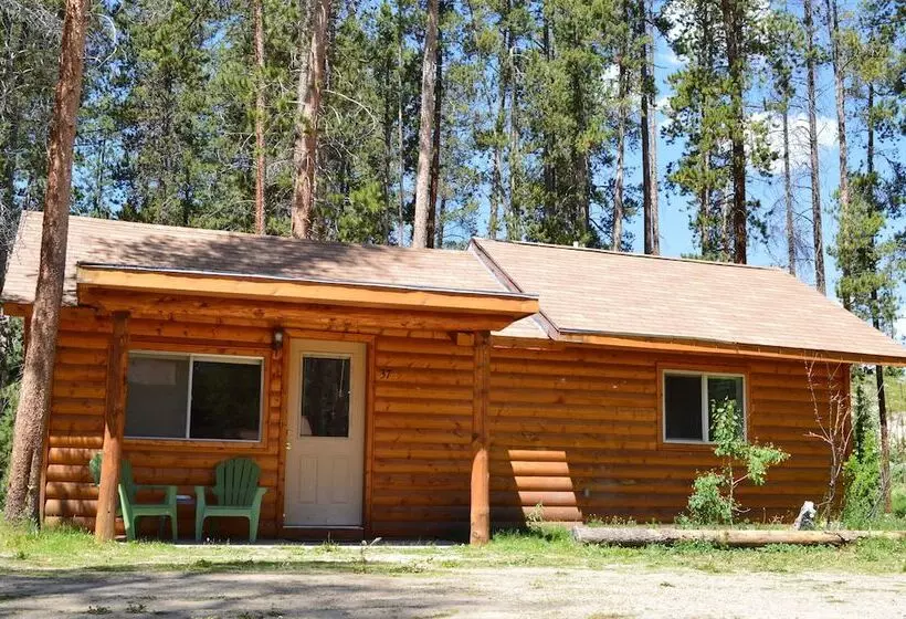 Отель Daven Haven Lodge & Cabins