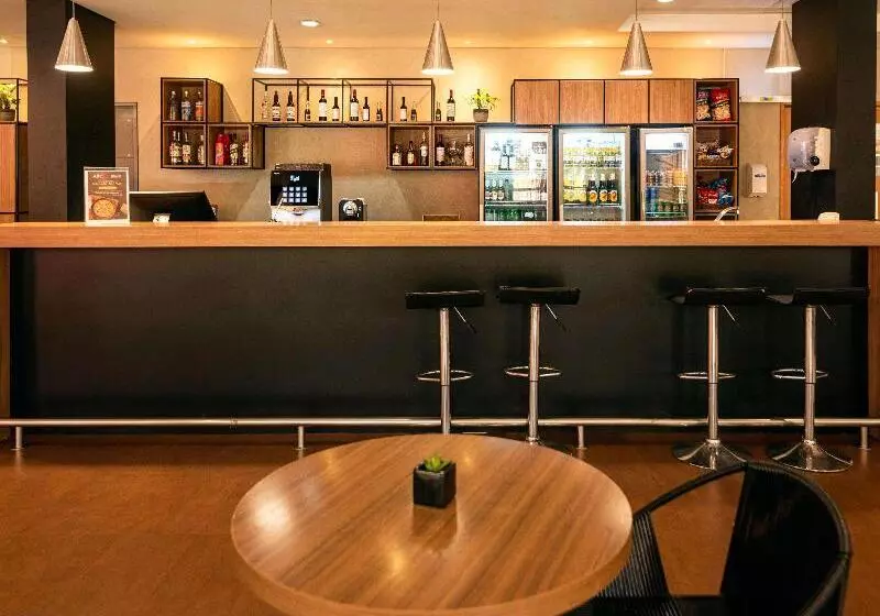 בית מלון כפרי Ibis Betim