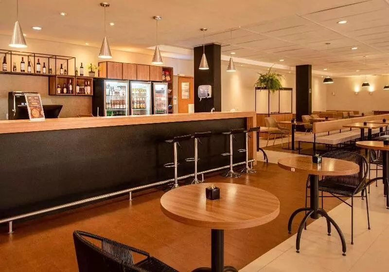 בית מלון כפרי Ibis Betim