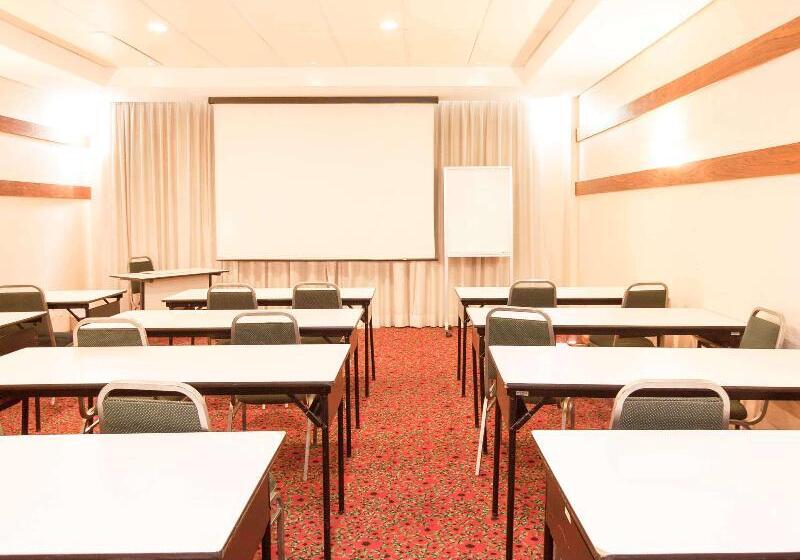 ホテル Ibis Betim