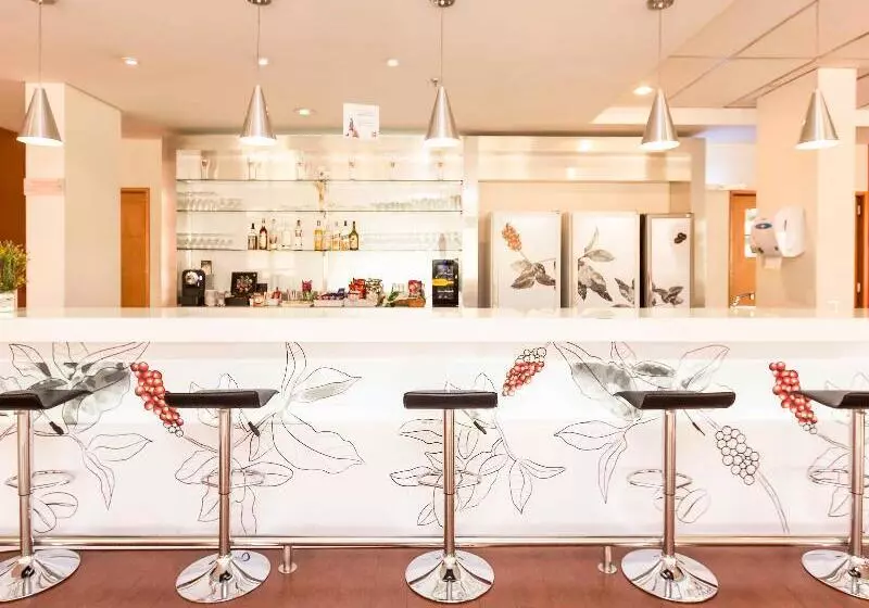 בית מלון כפרי Ibis Betim