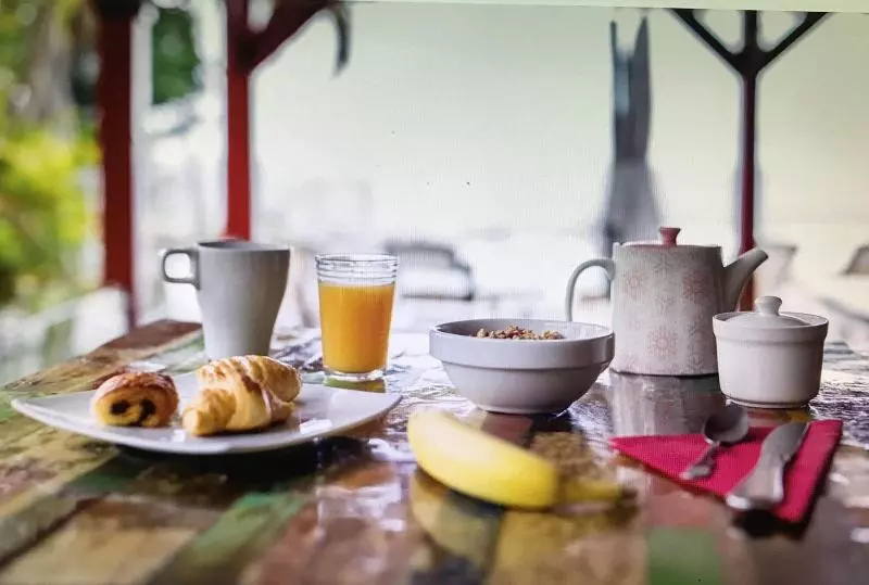 هتل Le Rayon Vert Hôtel & Restaurant Vue Mer