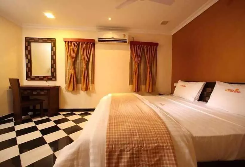 هتل Meenakshi S Sunshine