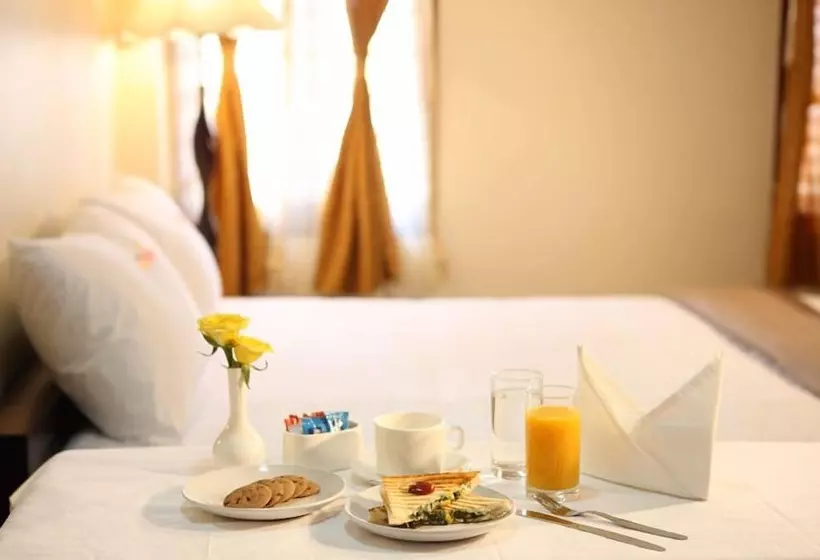 هتل Meenakshi S Sunshine