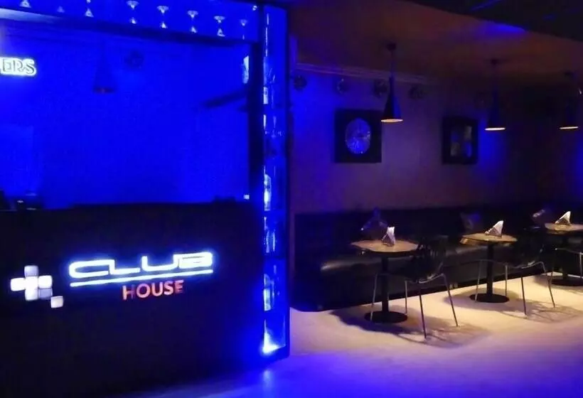 هتل Meenakshi S Sunshine